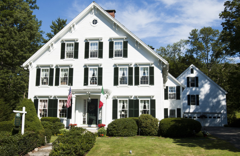 Exterior view of Camden Maine Stay Inn.