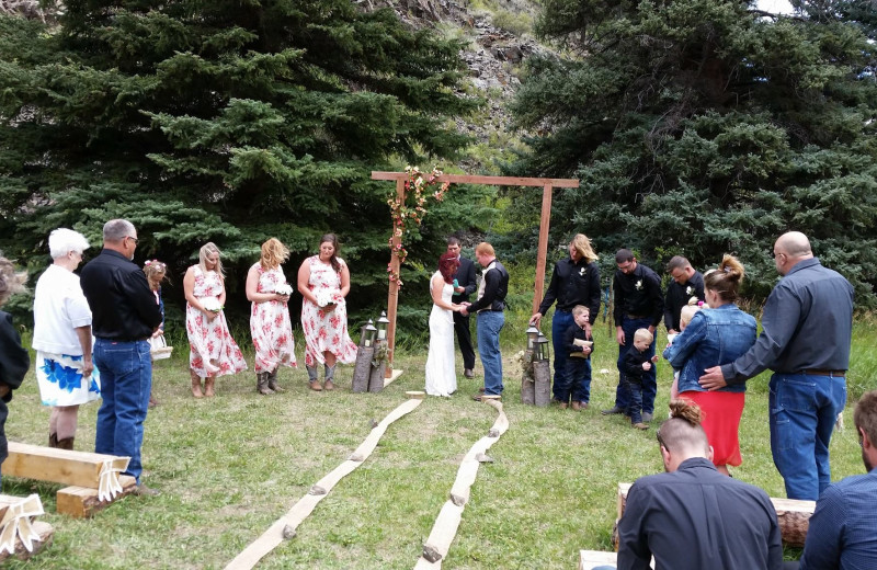 Weddings at Tomahawk Guest Ranch.