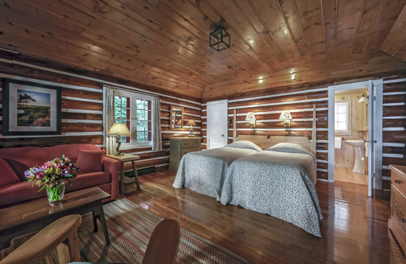 Cabin bedroom at Killarney Lodge in Algonquin Park.
