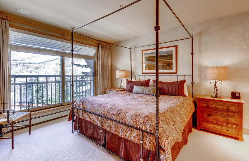 Guest bedroom at The Pines Lodge, A RockResort.