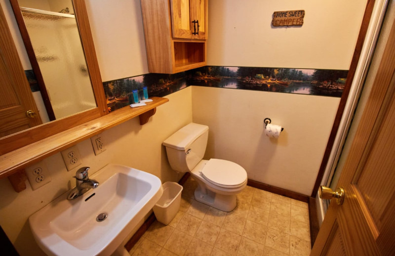 Cabin bathroom at Yogi Bear's Jellystone Park Warrens.