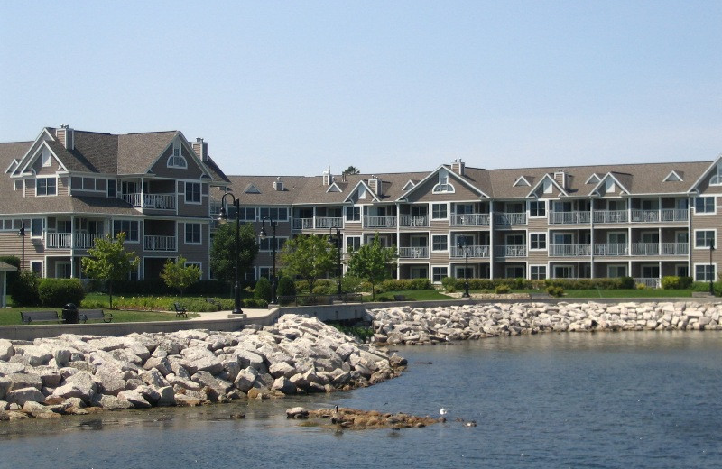 Exterior view of Bridgeport Waterfront Resort.