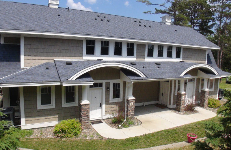 Exterior view of Blue Water Lodge.