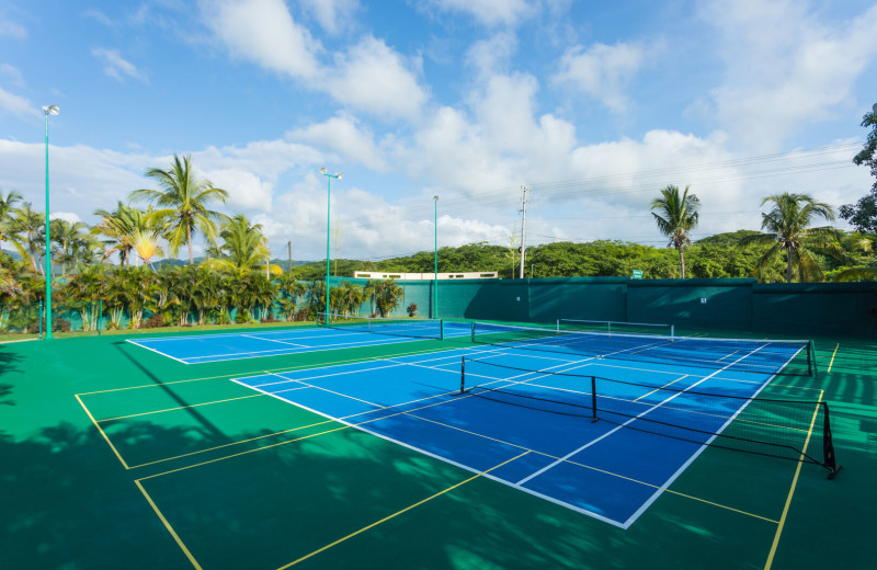 Tennis court at La Isla - Casa del Mar.