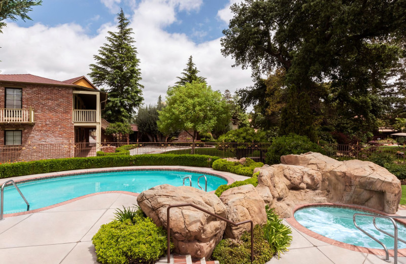 Outdoor pool at Paso Robles Inn.