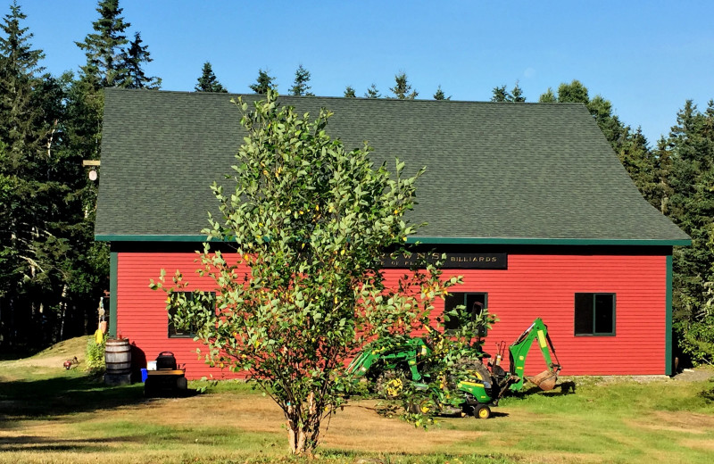 Cottage exterior at Rossport Lodging & Retreat.