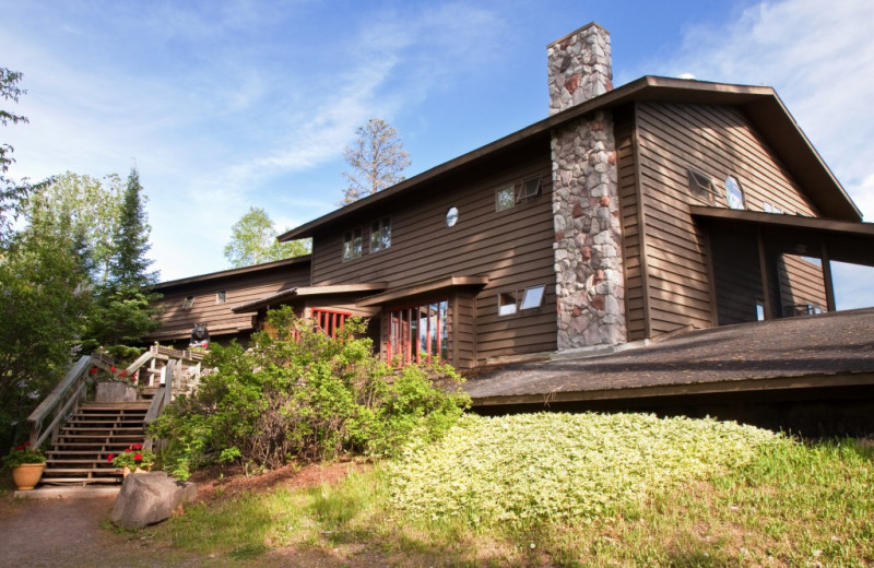 Exterior view of Bearskin Lodge and Canoe Outfitters.