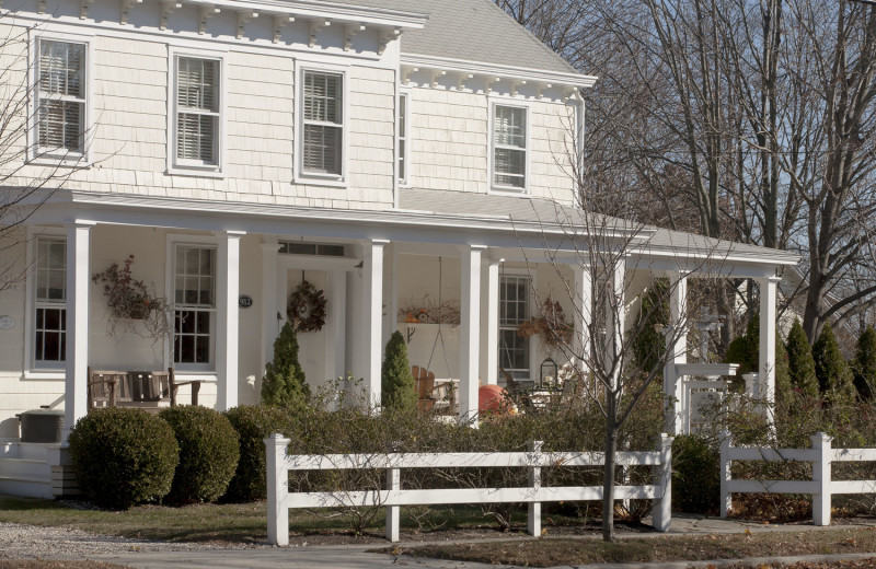 Exterior view of Morning Glory Bed & Breakfast.