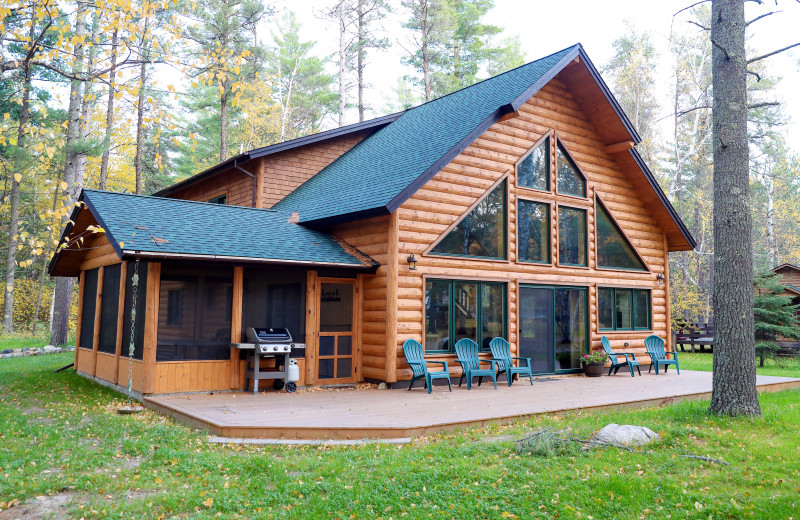 Cabin exterior at Timber Bay Lodge & Houseboats.