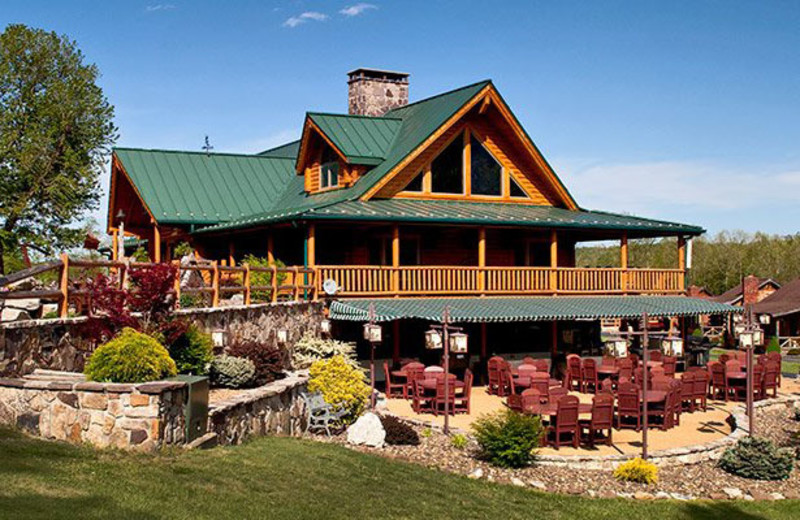 Exterior view of Smoke Hole Caverns & Log Cabin Resort.