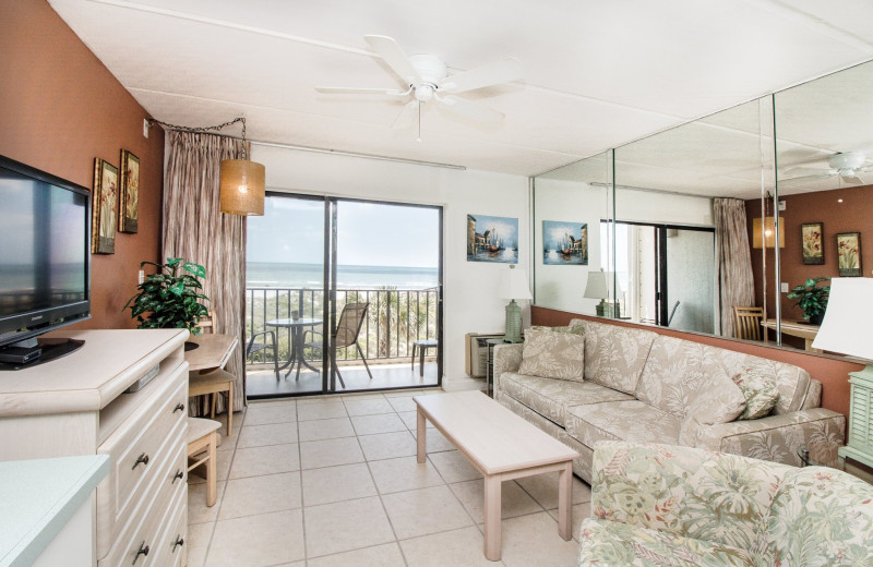 Guest room at Beacher's Lodge Oceanfront Suites.