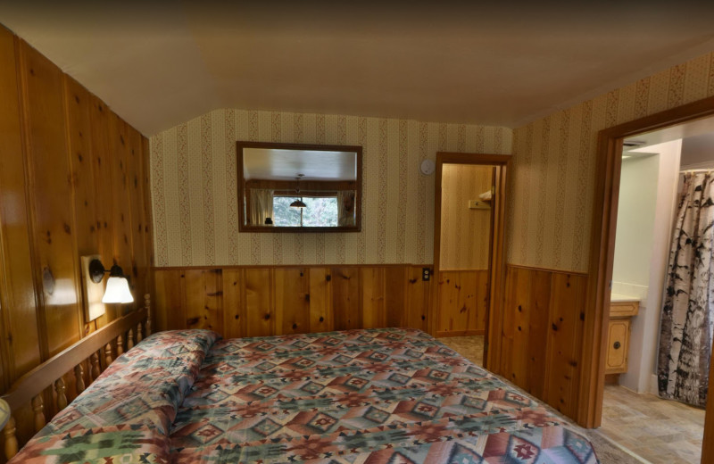 Cabin bedroom at Workshire Lodge.