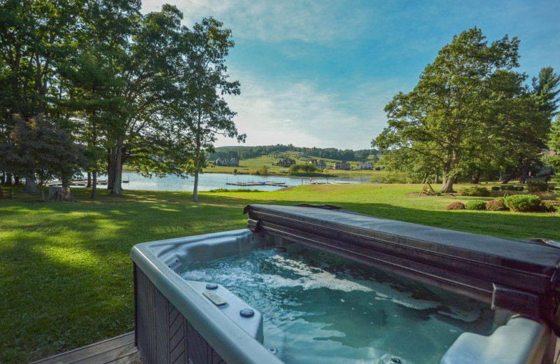 Rental hot tub at Taylor-Made Deep Creek Vacations.