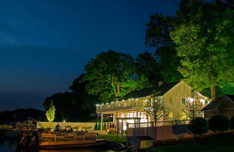 Exterior view of Bay Pointe Inn.