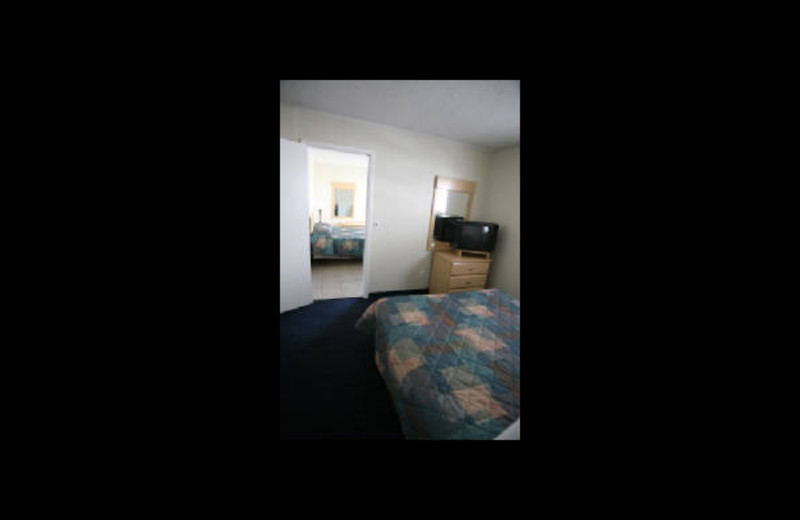 Guest room at Luna-Mar Motel.