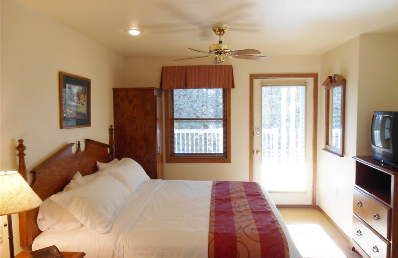 Guest bedroom at Pheasant Park Resort.