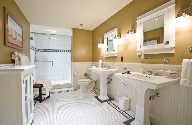 Guest bathroom at Tamarack Lodge.