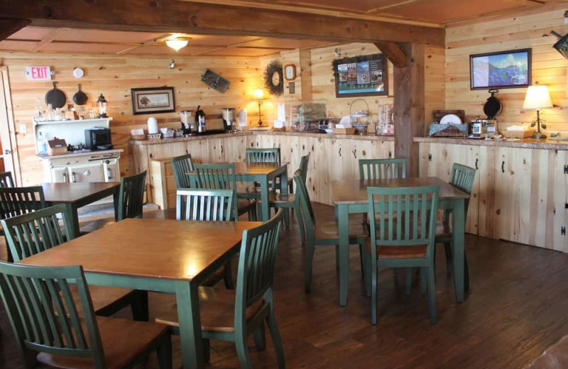 Breakfast room at Vacationland Inn.