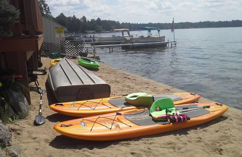 Boat rentals at Lake Cabins Resort.