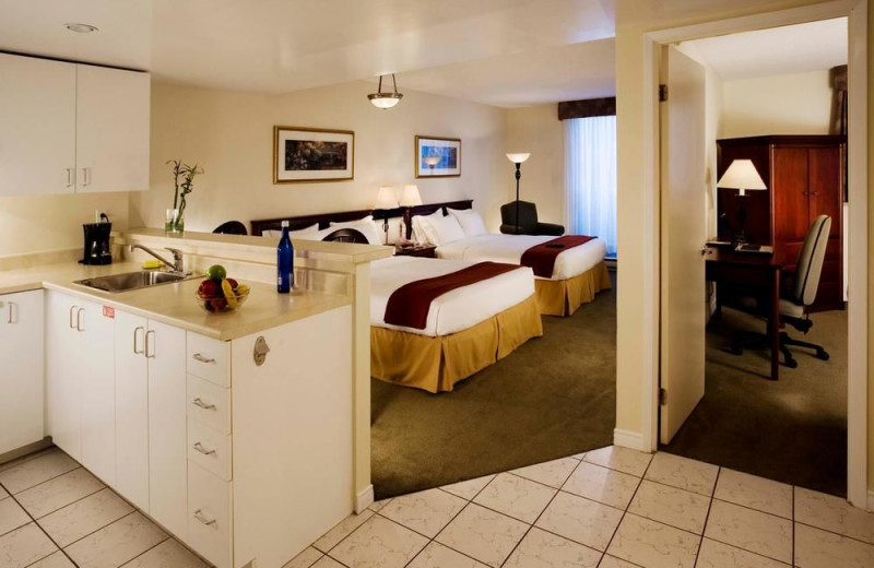 Guest room at Hotel Faubourg Montreal Downtown.