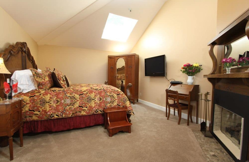 Carriage House guest room at Hennessey House Bed & Breakfast.