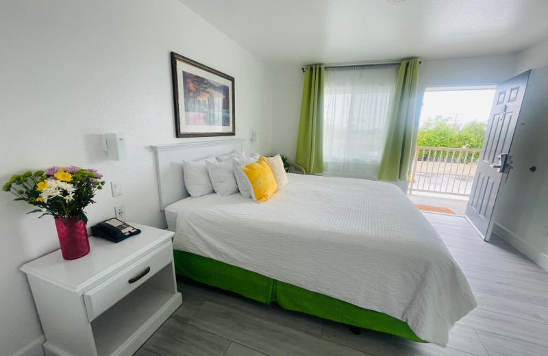 Guest room at Loma Linda Inn.