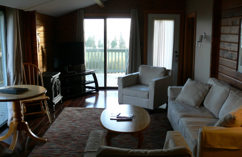 Cottage living room at Eganridge Resort, Country Club & Spa.