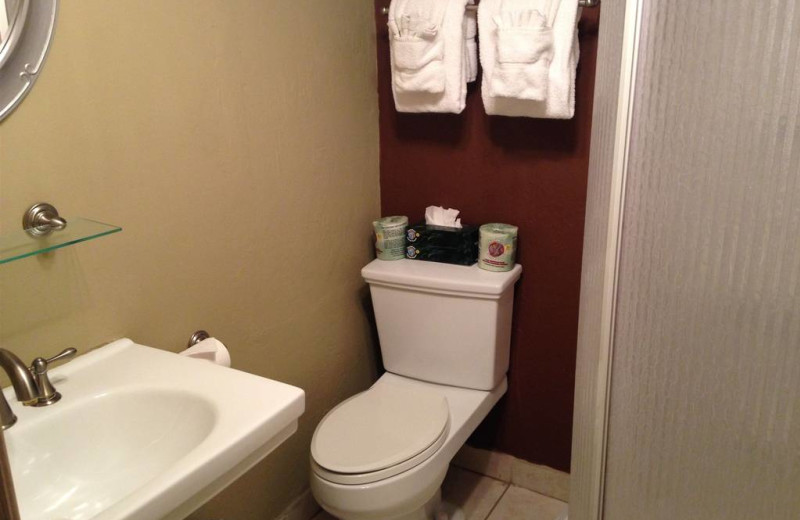 Guest bathroom at Old Creek Resort.