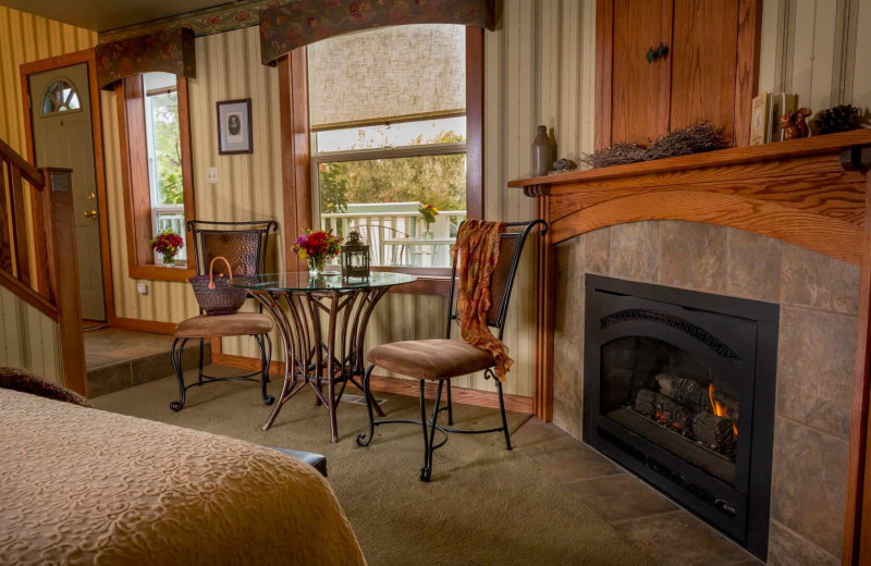 Guest room at Country Willows B