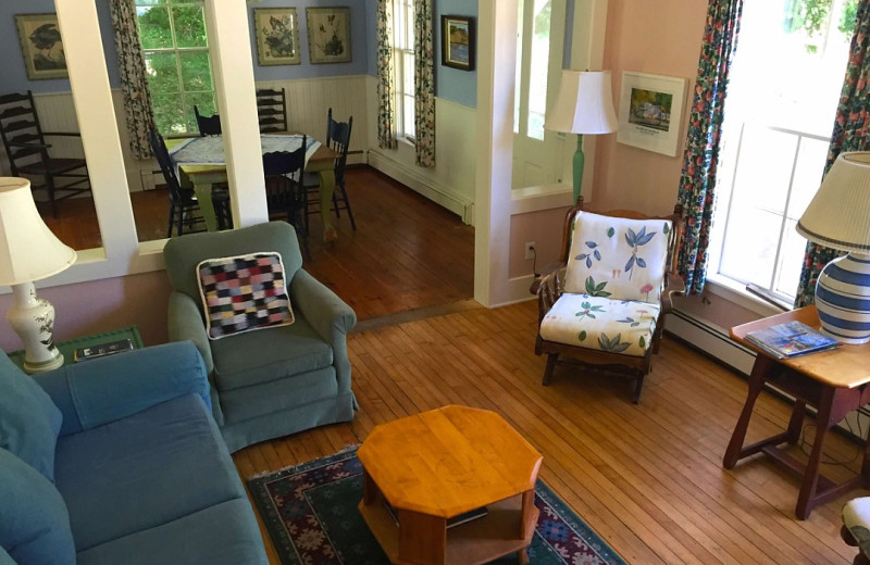 Cottage living room at Watervale Inn.