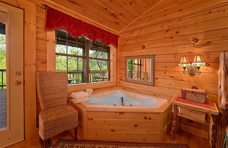 Cabin jacuzzi at Aunt Bug's Cabin Rentals, LLC.