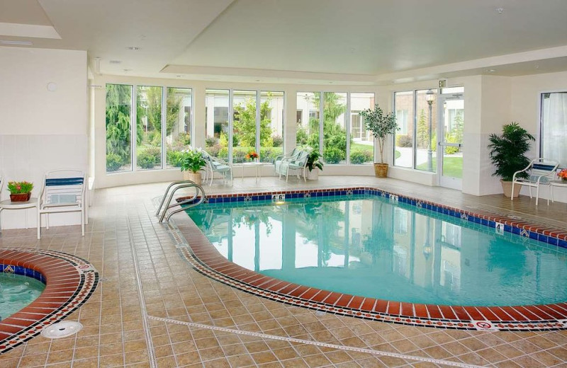 Indoor pool at Hilton Garden Inn Tri-Cities/Kennewick.