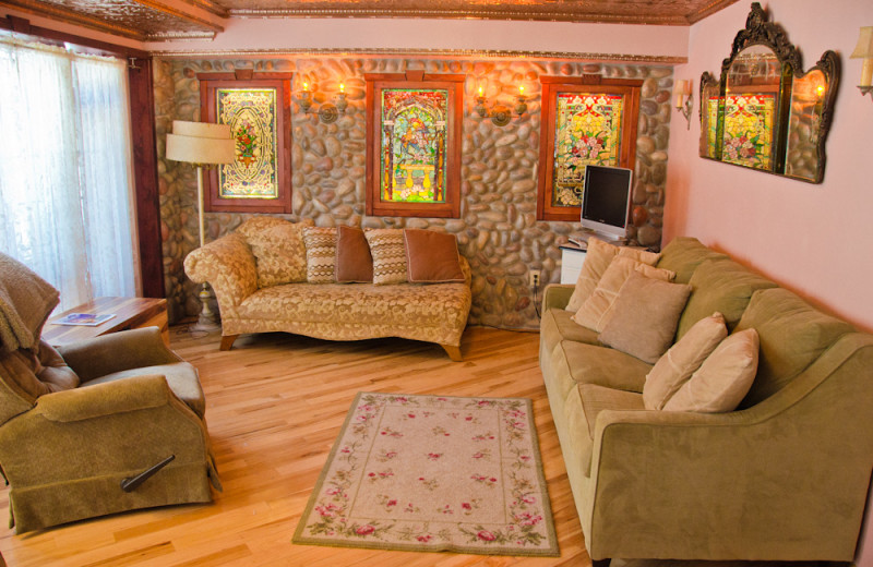 Cabin living room at Tri Lake Timbers Resort.