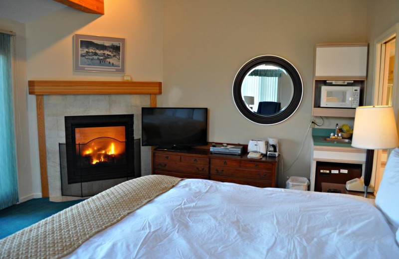 Guest room at Nordic Village Resort.