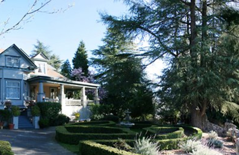 Exterior view of Calderwood Inn.
