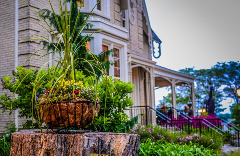 Exterior view of Elm Hurst Inn & Spa.