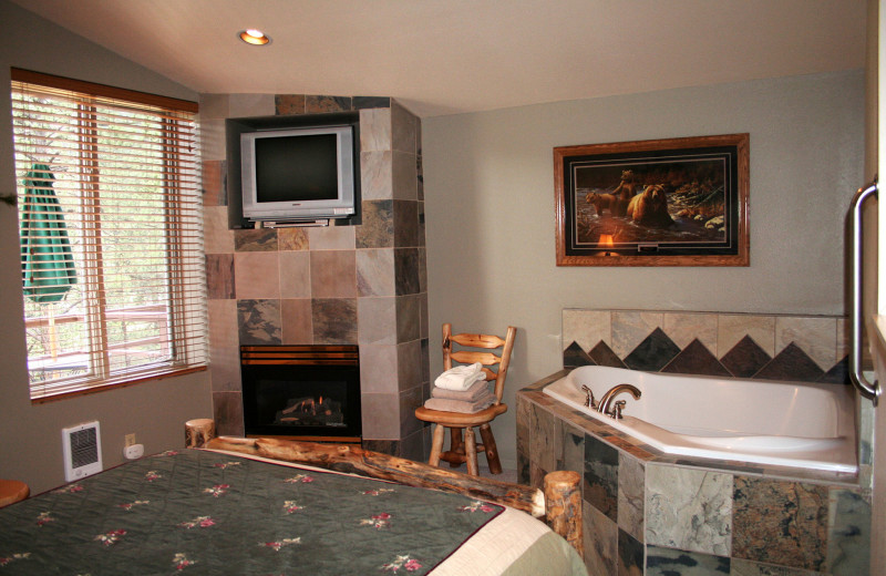 Guest jacuzzi suite at Fawn Valley Inn.