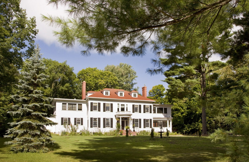 Exterior view of Juniper Hill B&B.