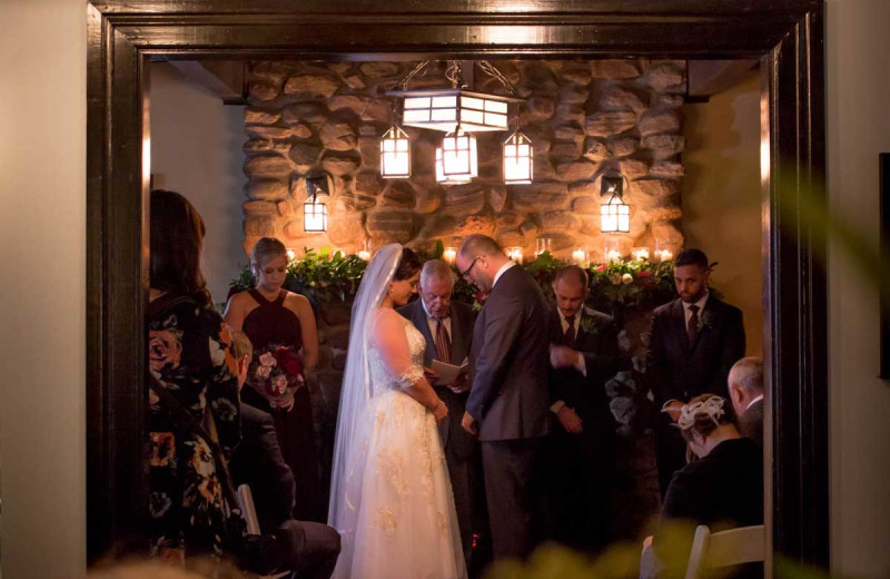 Weddings at Sir Sam's Inn & Spa.