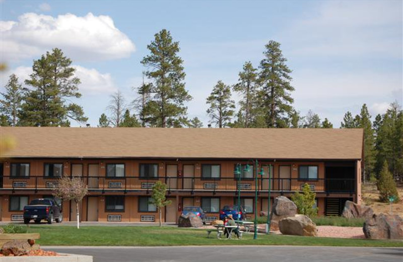 Exterior view at Bryce View Lodge.