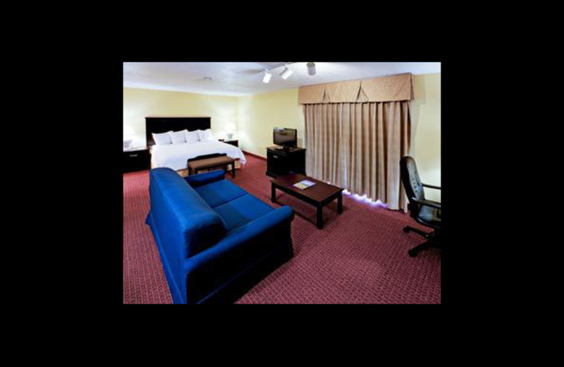 Guest room at Hawthorn Suites Detroit Southfield.