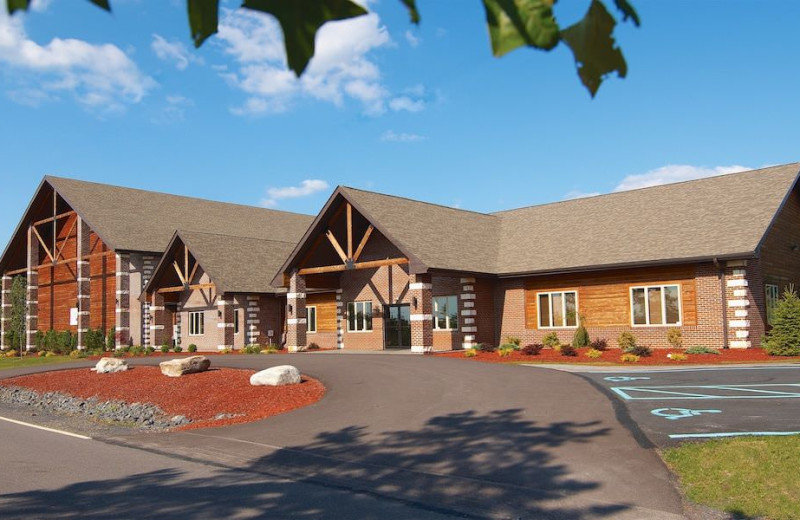 Exterior view of Eagle Rock Resort.