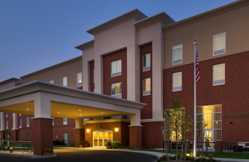 Exterior view of Hampton Inn Syracuse-Carrier Circle I-90.