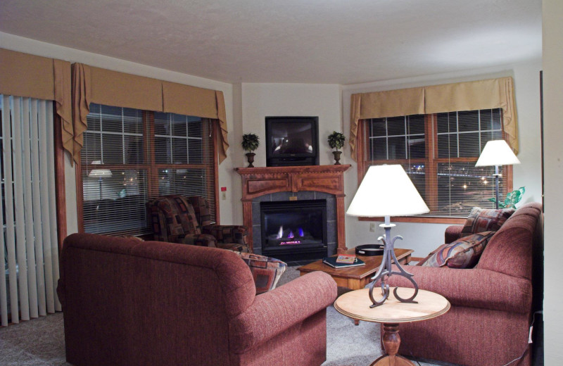 Guest living room at Bridgeport Waterfront Resort.