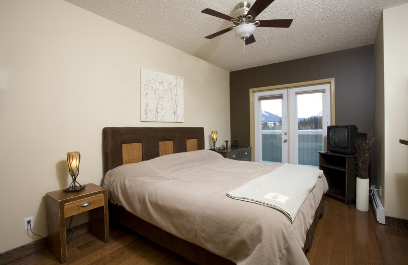 Guest bedroom at Paradise Resort Club.