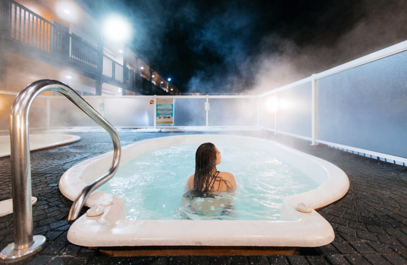 Hot tub at Mount Robson Inn.