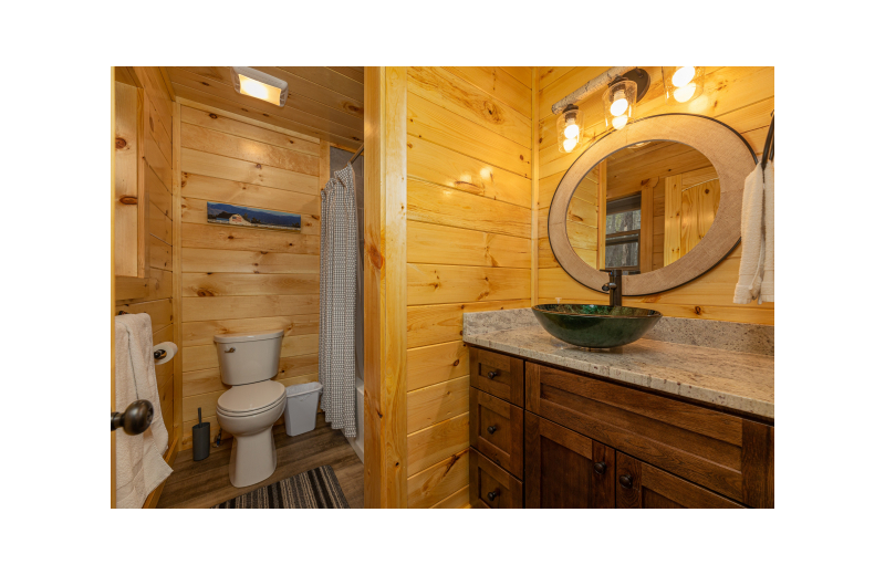 Bathroom at American Patriot Getaways - Makin' Waves.