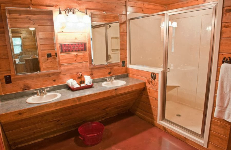 Cabin bathroom at Remember When Cabins.