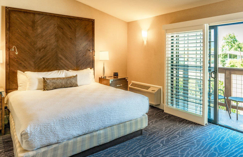 Guest room at Best Western Plus Stevenson Manor Inn.