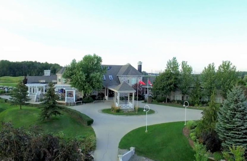 Exterior view of Sawmill Creek Golf Resort & Spa.